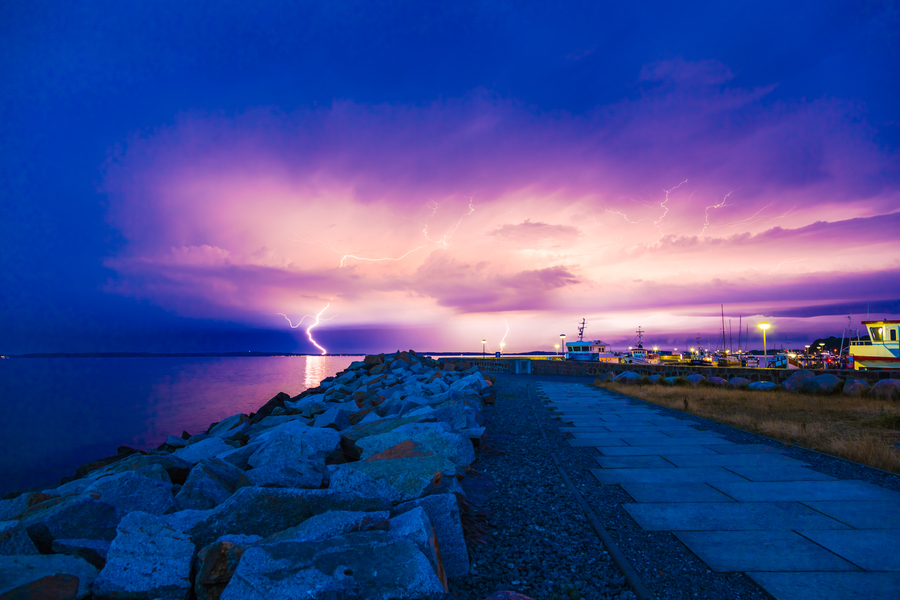 Gewitterfotografie vom Hafen Sassnitz mit Blick in Richtung Ostseebad Binz