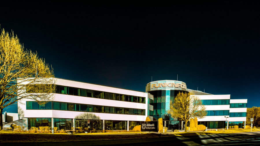 Falschfarben infrarote Architekturaufnahme